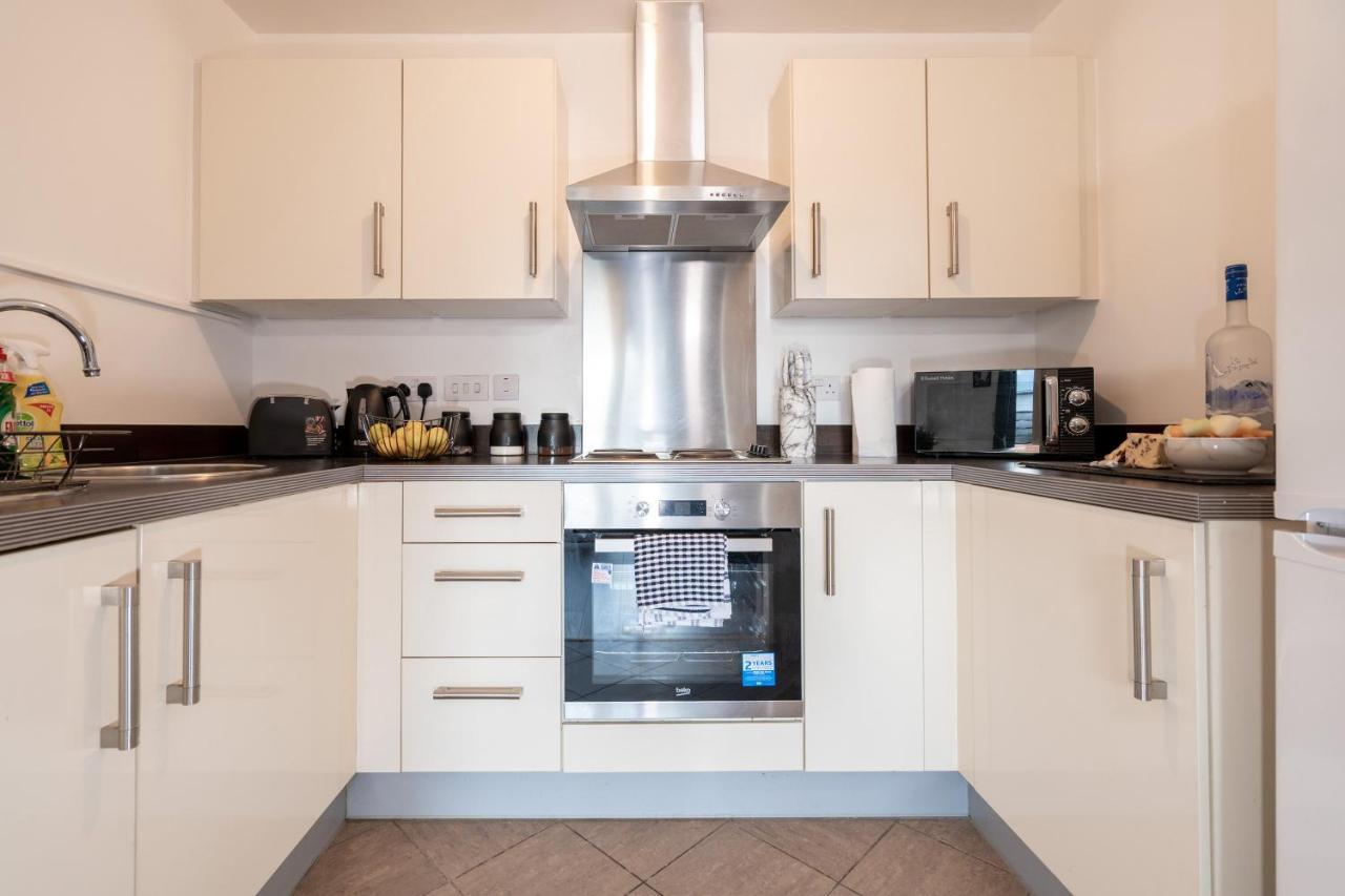Caliber Stays Birmingham Bliss - Medusa Suite Apartments - Central 2-Bed Retreat - City Attractions, Sleeps 4, Free Netflix, Nearby Parking & Close Proximity - Bullring, Grand Central, The Cube - 5 Minutes Walk Exterior foto