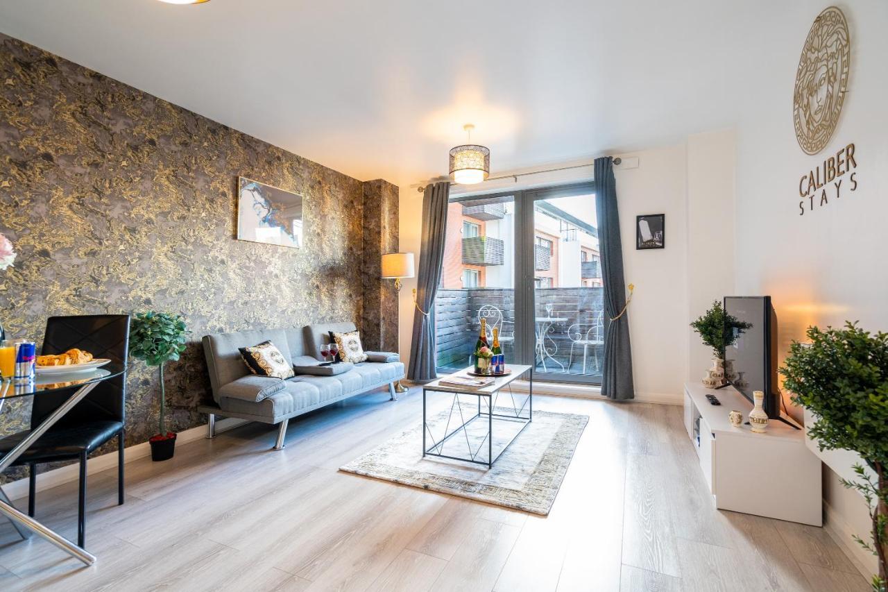 Caliber Stays Birmingham Bliss - Medusa Suite Apartments - Central 2-Bed Retreat - City Attractions, Sleeps 4, Free Netflix, Nearby Parking & Close Proximity - Bullring, Grand Central, The Cube - 5 Minutes Walk Exterior foto